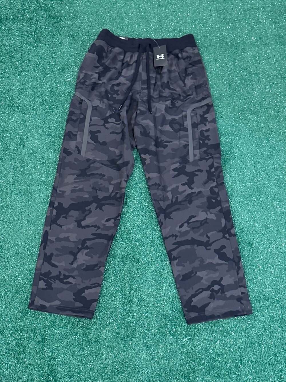 Under Armour Sportstyle Woven Print Cargo Pants Size Large Black Camo